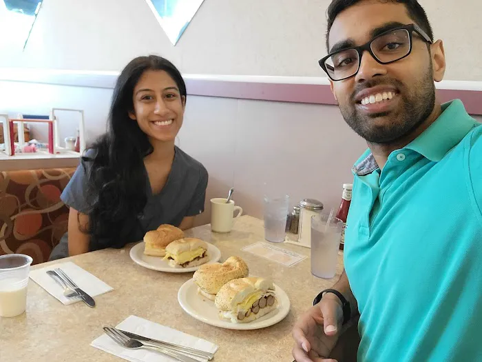 Center Coffee Shop Picture 9