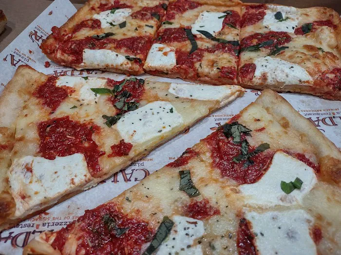 Calda Pizzeria & Restaurant Picture 2