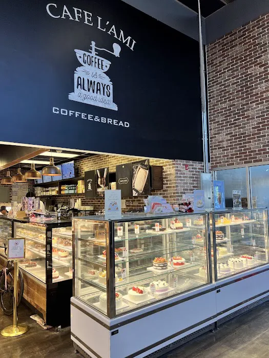 L'AMI Bakery & Cafe Picture 1