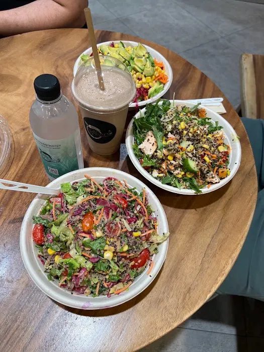 OverGreens Salads & Juice Picture 3