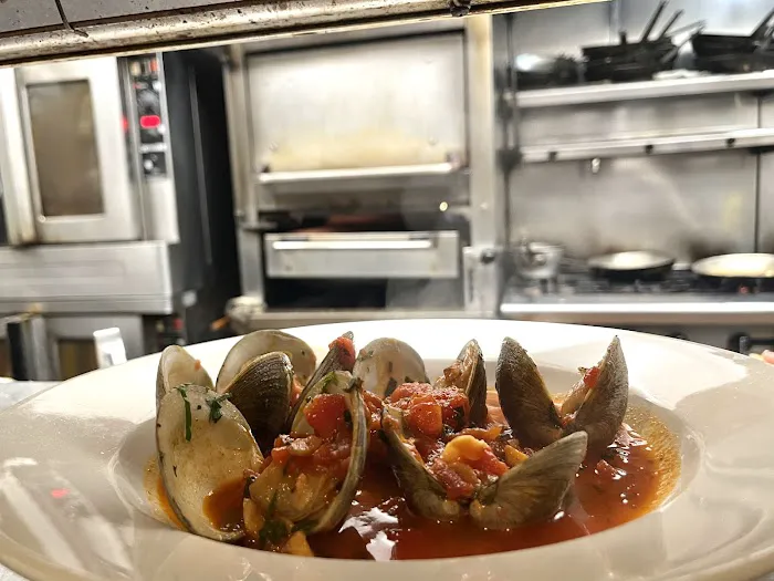 La Famiglia Picture 3