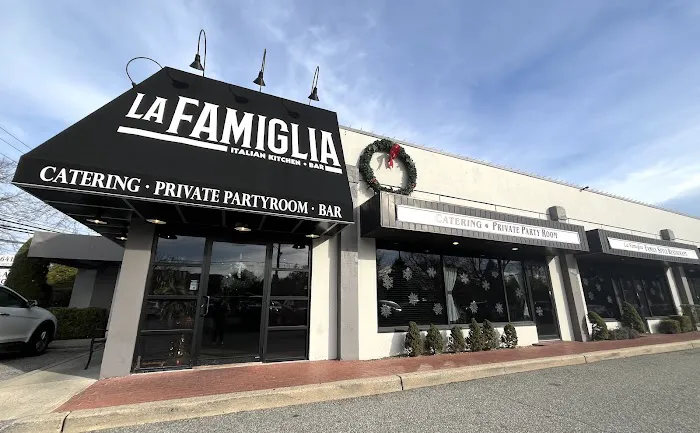 La Famiglia Picture 9