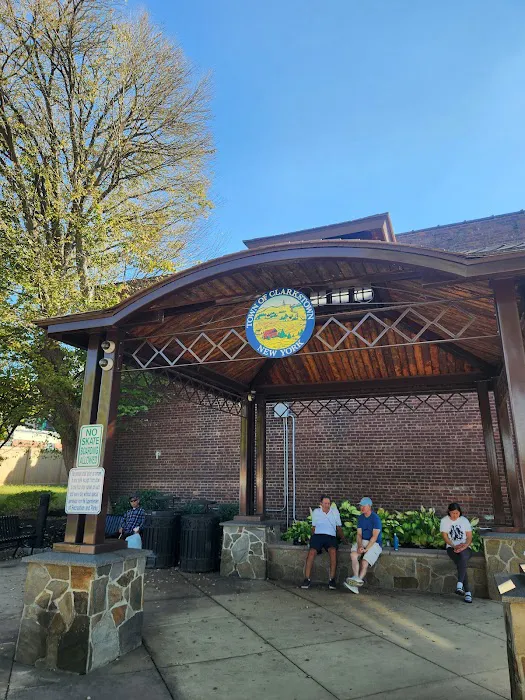 River Court on Main Picture 8