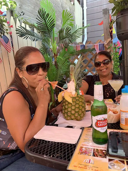 Mia Grill & Bar Picture 5