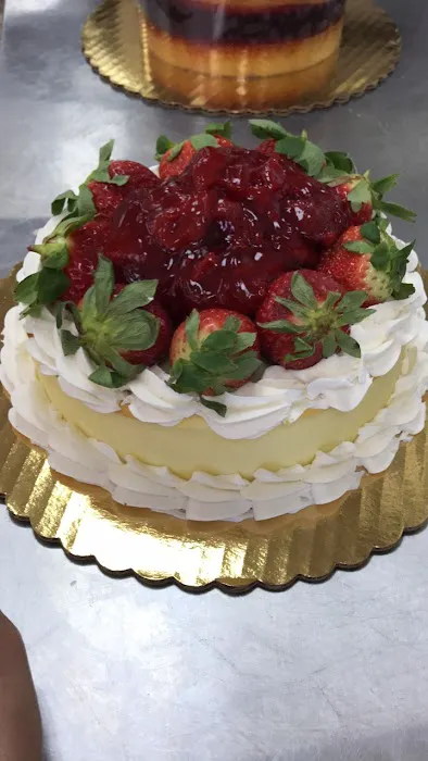 D & D Deli Catering & Bakery Picture 9