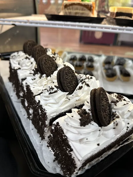 D & D Deli Catering & Bakery Picture 1