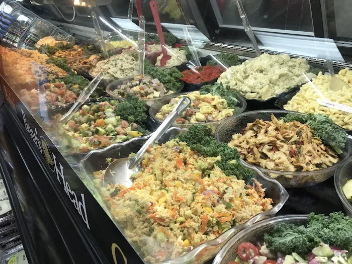 D & D Deli Catering & Bakery Picture 3