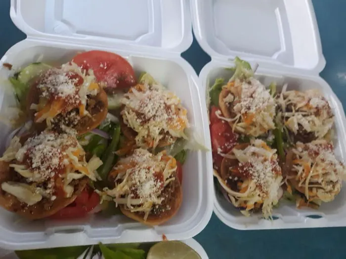 El Rey Del Pollo Picture 3