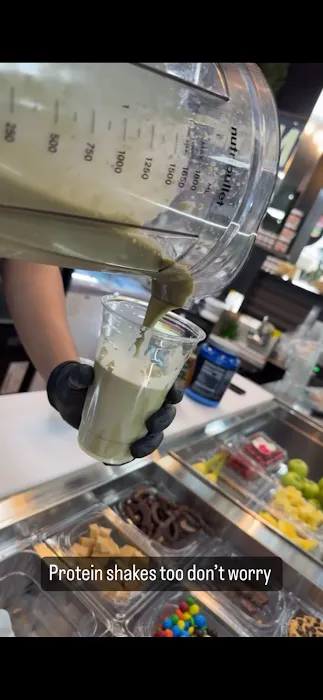 4 Halal guys Picture 3