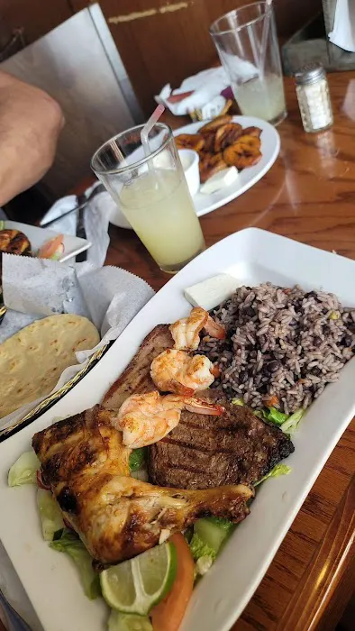 Pupusa Magica Restaurante Salvadoreño Picture 2