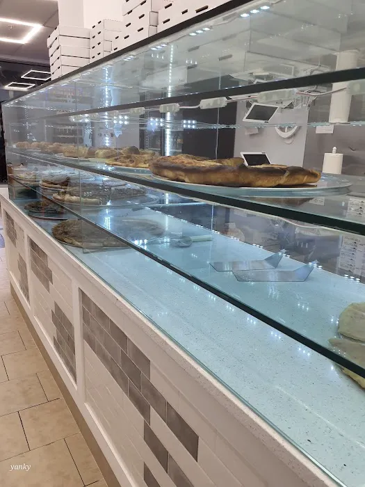 Yummy's Pizza - Spring Valley Picture 2