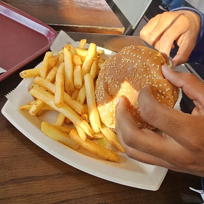 Planet Wings Picture 10