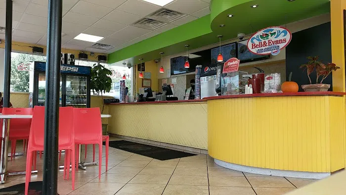 Planet Wings Picture 5