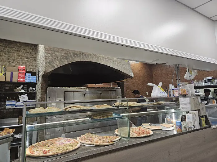 Shiraz Pizza & Sushi Picture 1