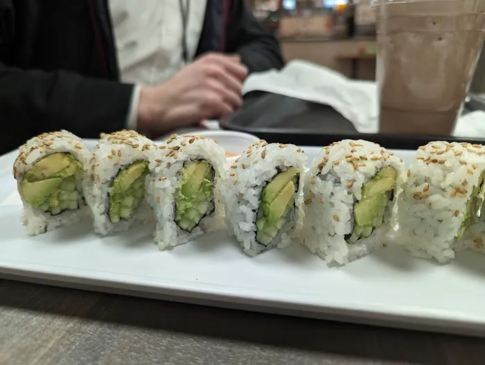 Shiraz Pizza & Sushi Picture 10