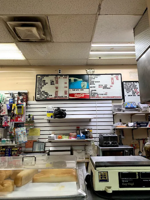 Maple Deli Picture 5