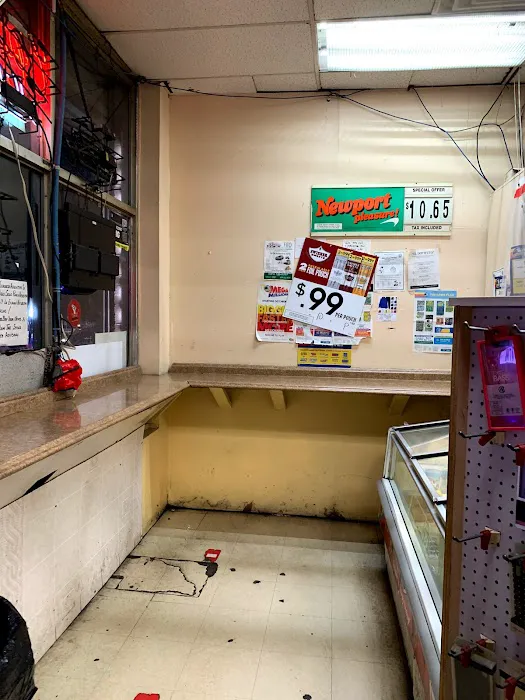 Maple Deli Picture 7