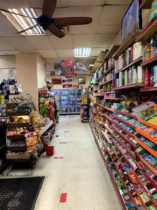 Maple Deli Picture 10