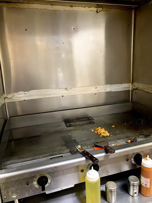 Maple Deli Picture 1