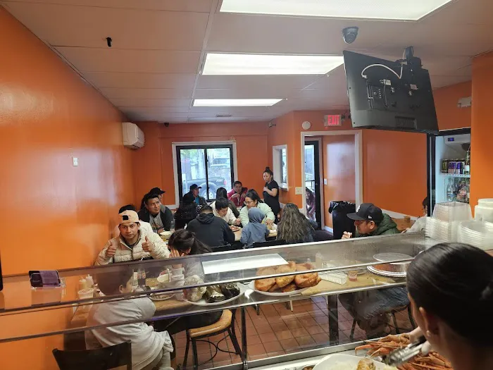 La Parada Deli & Coffee Picture 1