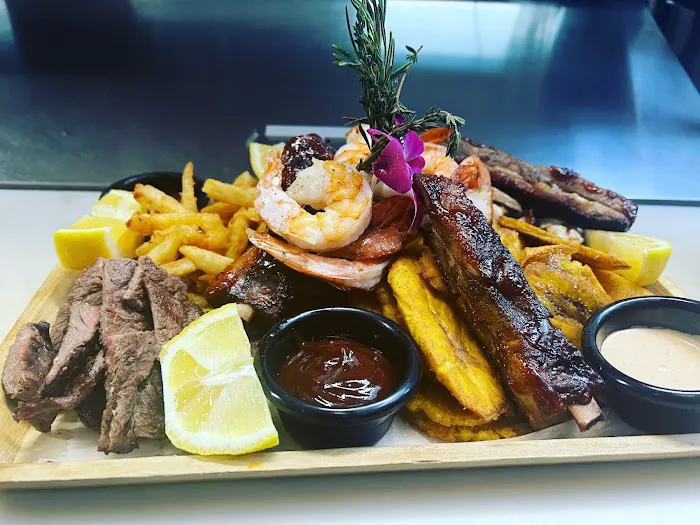 Luna restaurant & lounge Picture 7