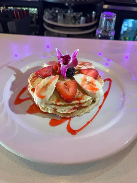 Luna restaurant & lounge Picture 1