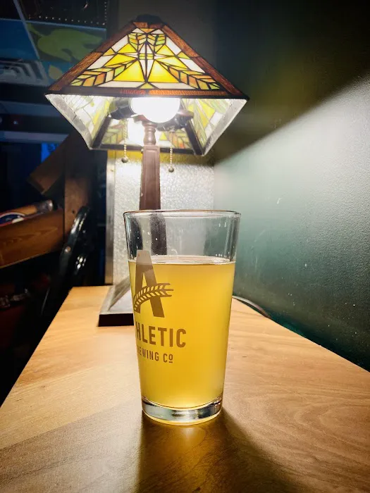 The Green Growler Picture 8