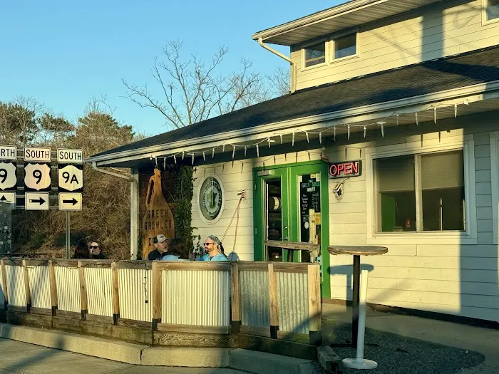 The Green Growler Picture 10