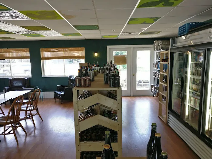 The Green Growler Picture 1