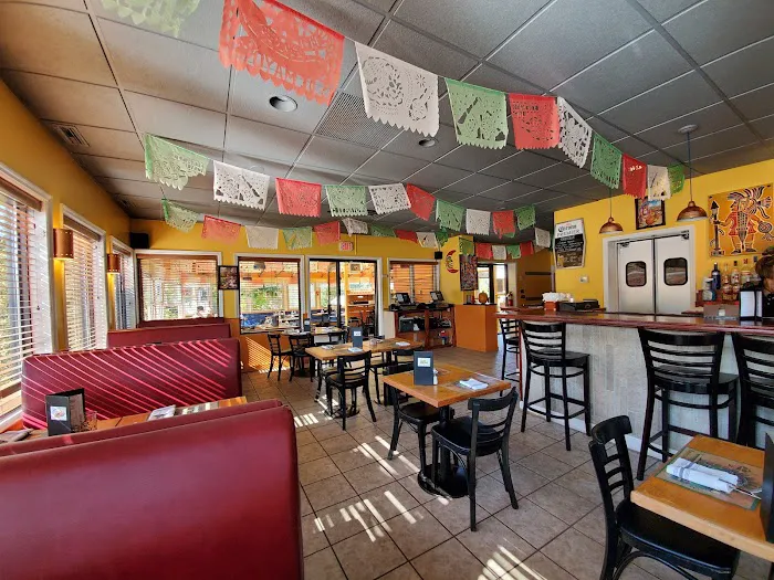 MARACAS MEXICAN BAR & GRILL Picture 10