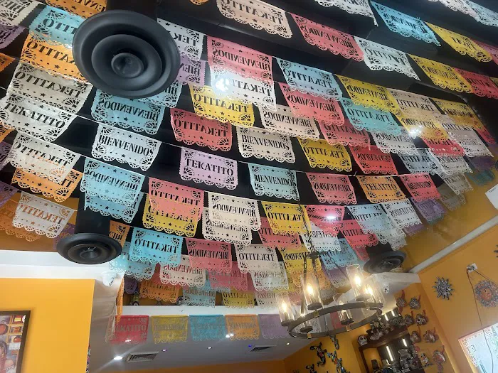 TEKATITO TACOS & BURGERS Picture 6