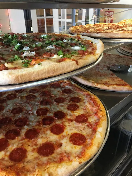 Elias Pizza & Restaurant Picture 9