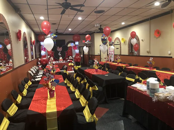 Elias Pizza & Restaurant Picture 6