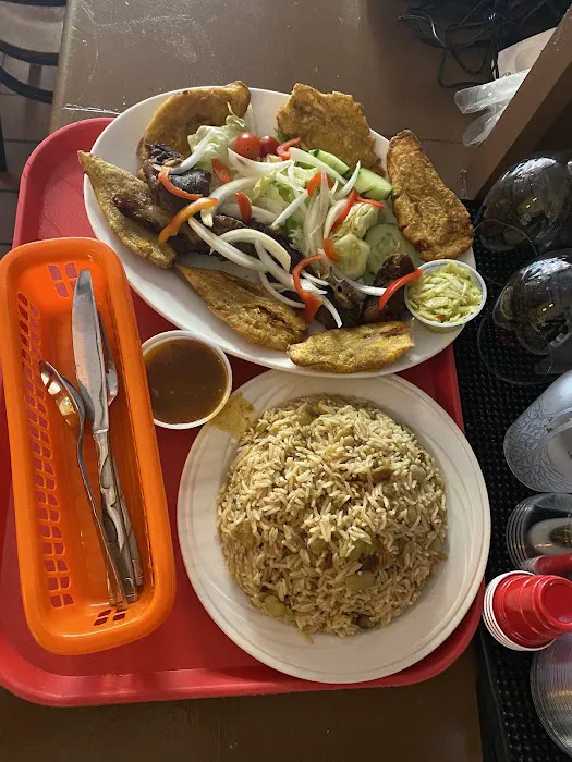 Tropical Island Lounge Picture 7