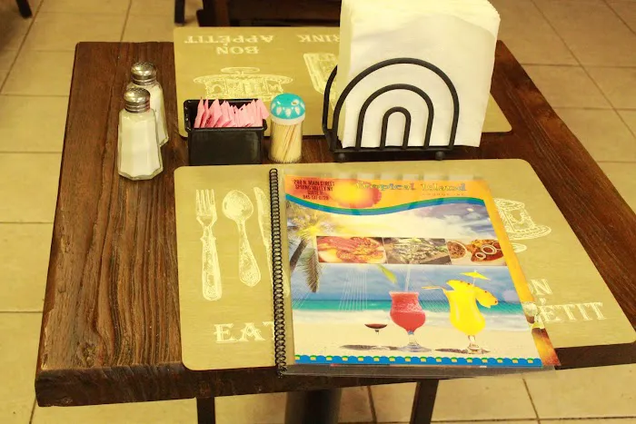 Tropical Island Lounge Picture 3