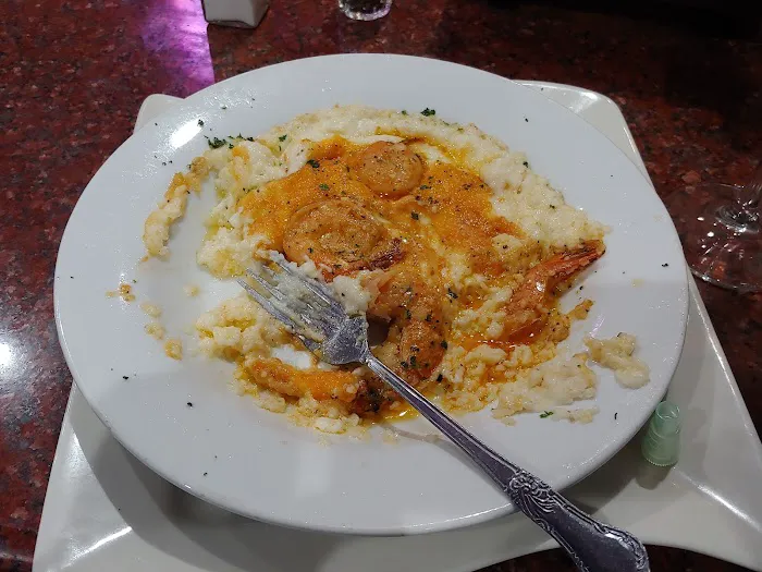 Three Levels Lounge & Sports Bar Picture 6