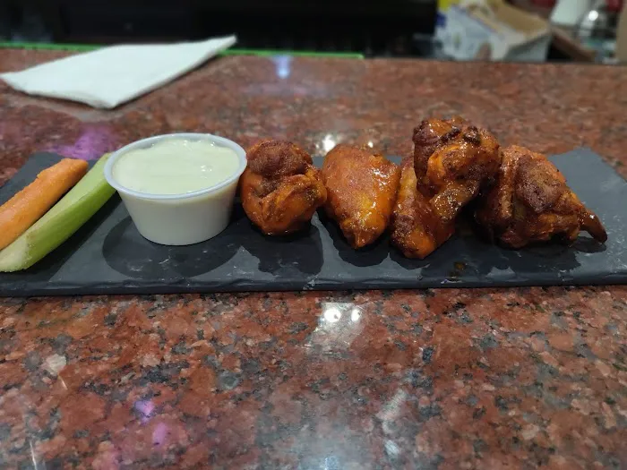 Three Levels Lounge & Sports Bar Picture 1