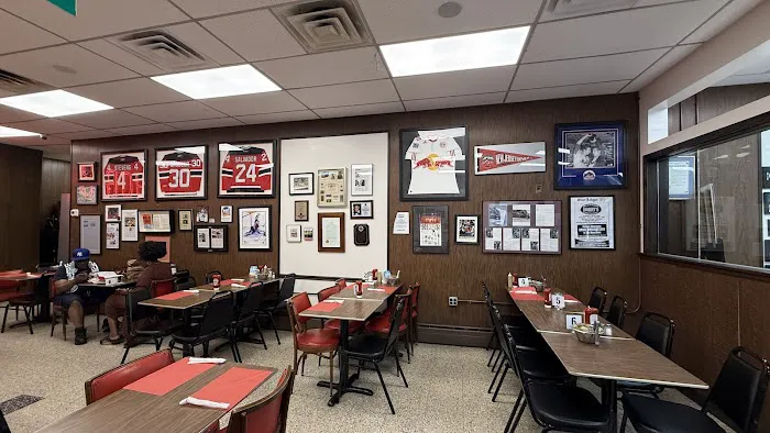 Hobby's Delicatessen & Restaurant Picture 5