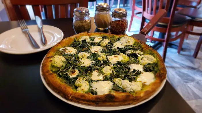 Ellie's Bistro Picture 8