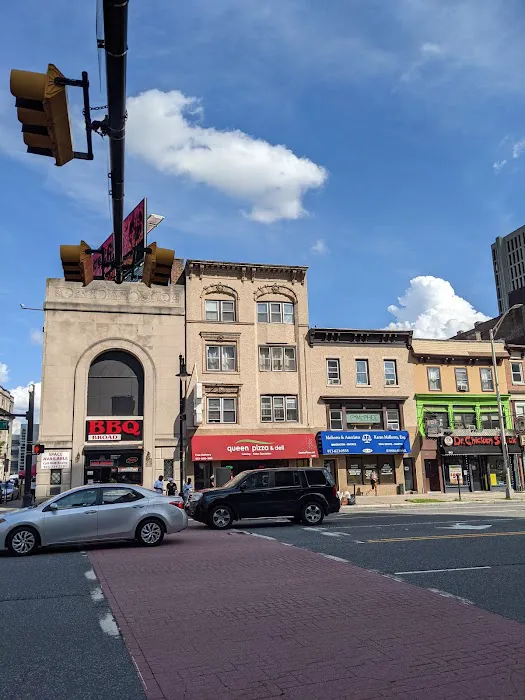 Queen Pizza & Deli Picture 8