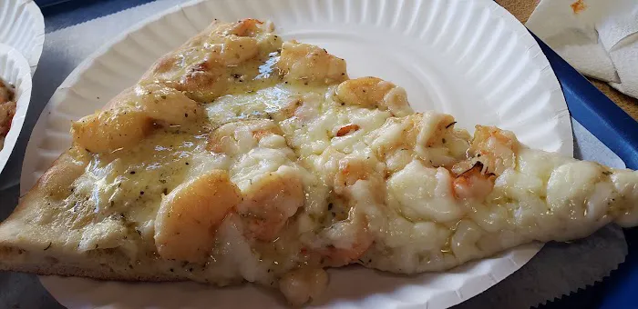 Queen Pizza & Deli Picture 1