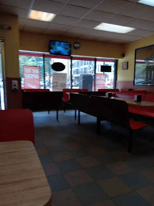 Queen Pizza & Deli Picture 2