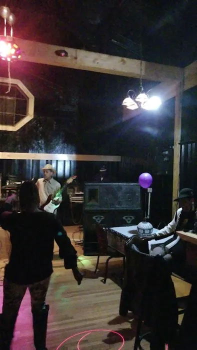 Playhouse Bar Picture 4