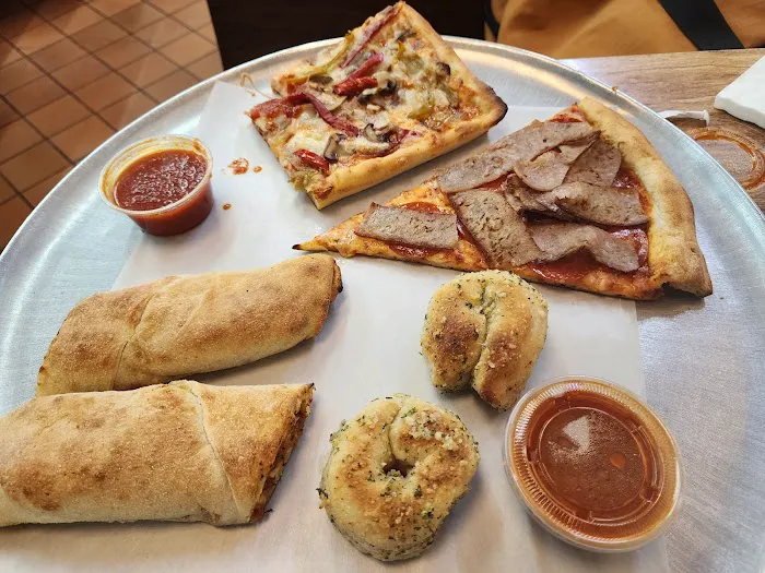 Frank’s Pizzeria & Restaurant Picture 2