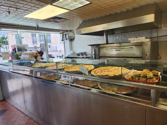 Frank’s Pizzeria & Restaurant Picture 6