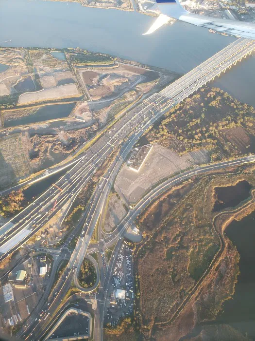 Plaza Market and Subs Picture 8