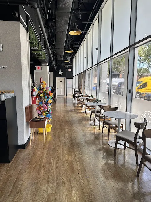 Roast and Tune Coffee House Picture 10