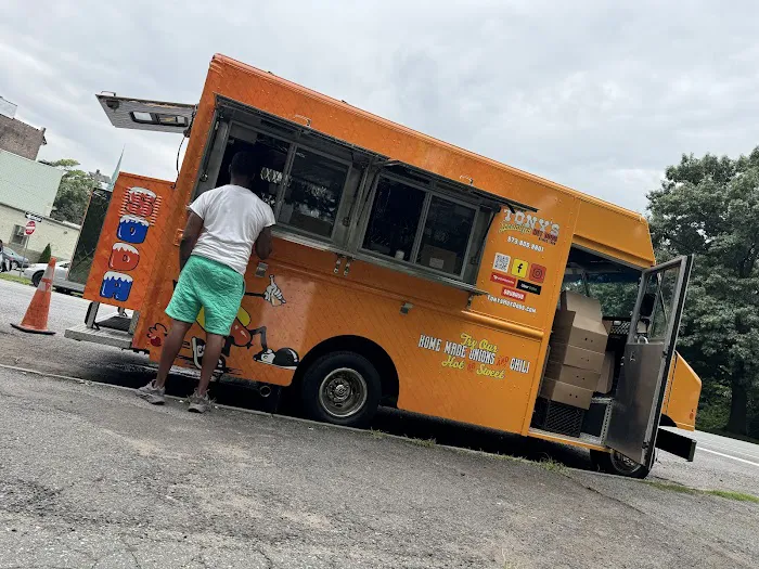 Tony's Hot Dogs Picture 1