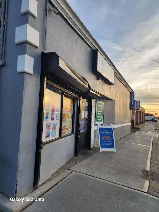 Latin American Deli Picture 9