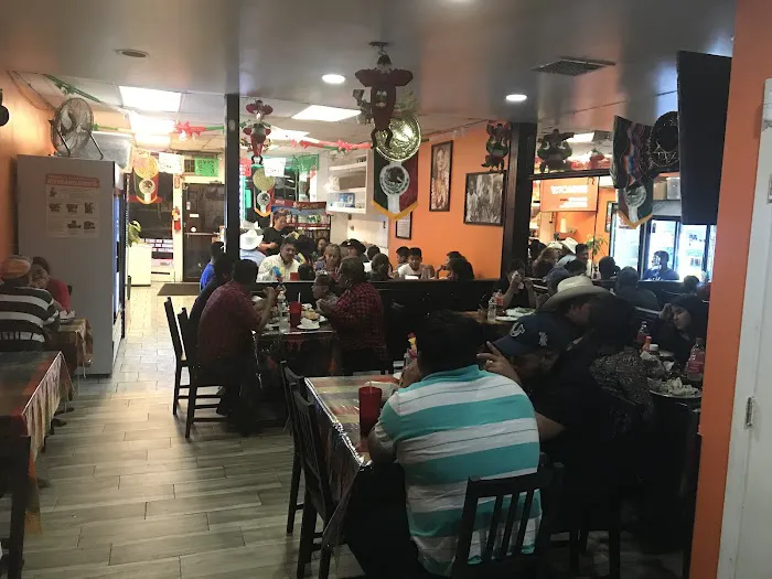 Azteca Deli Grocery Picture 10